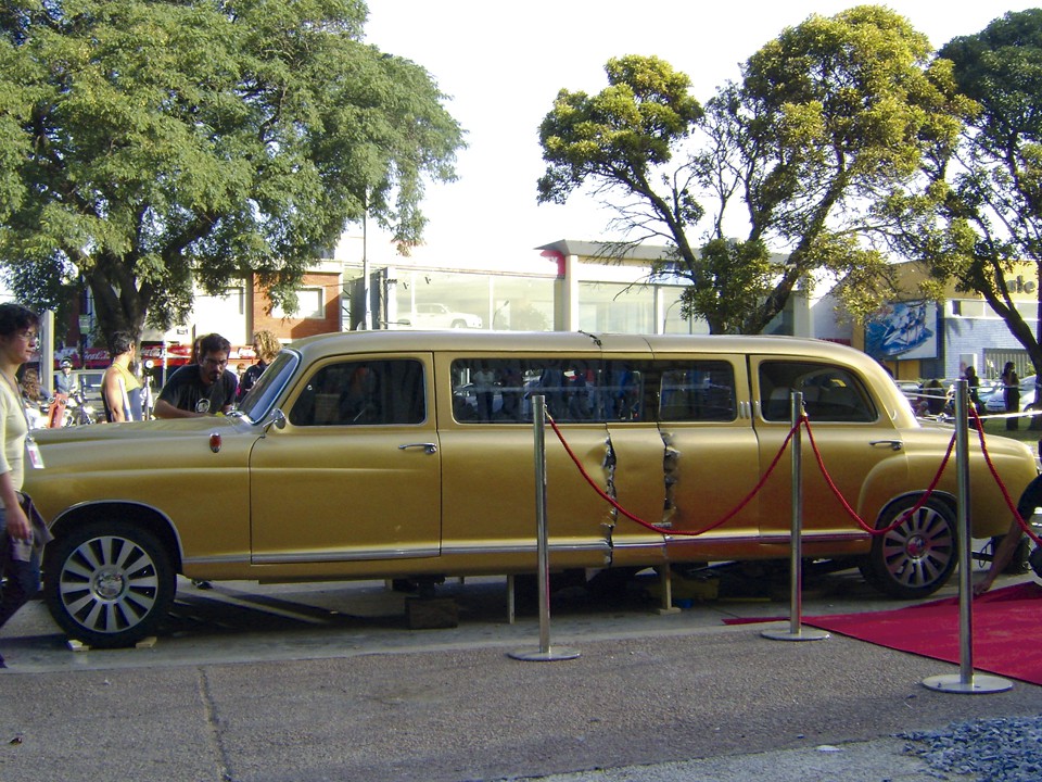 Axe Limousine